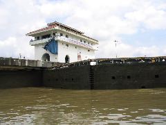 Miraflores Locks-going down! 2
