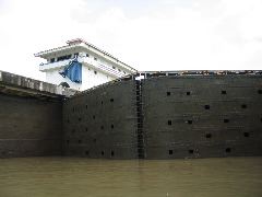 Miraflores Locks-going down! 5