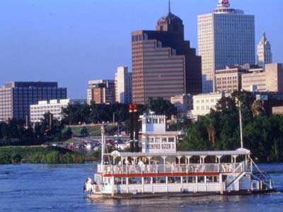 Memphis Queen Riverboat in front of downtown Memphis.
